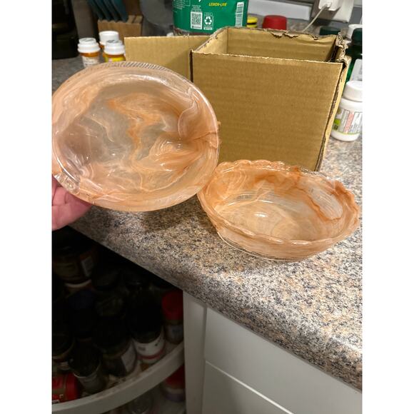 Amber swirl hen on nest - Picture 2 of 4